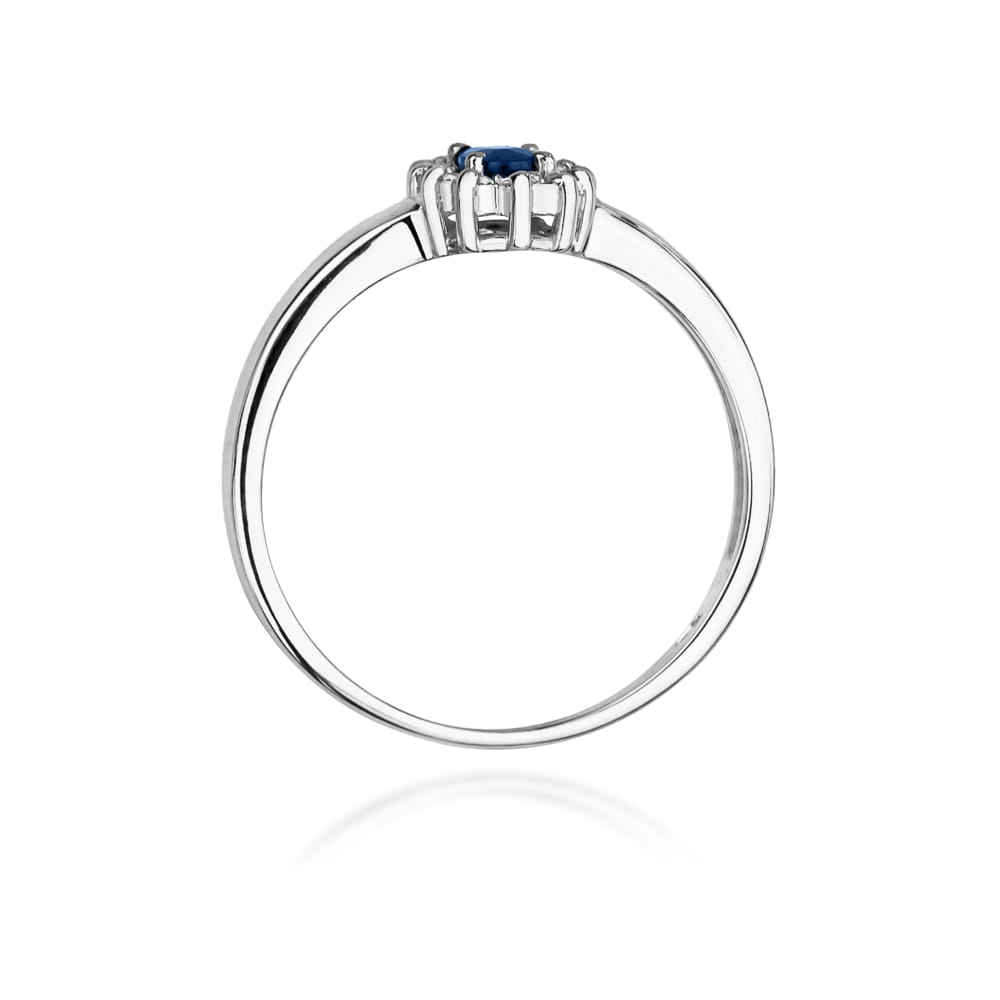 Gold Ring With Sapphire And Diamonds