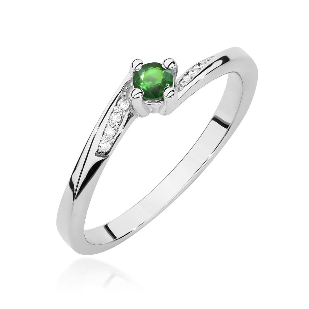 Gold Ring With Emerald And Diamonds