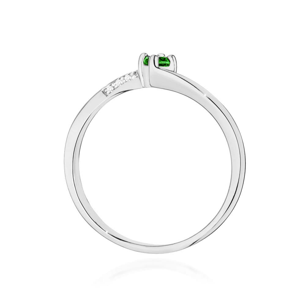 Gold Ring With Emerald And Diamonds