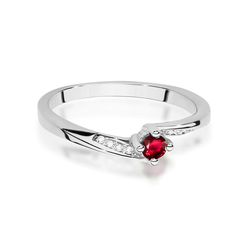 Gold Ring With Ruby And Diamonds