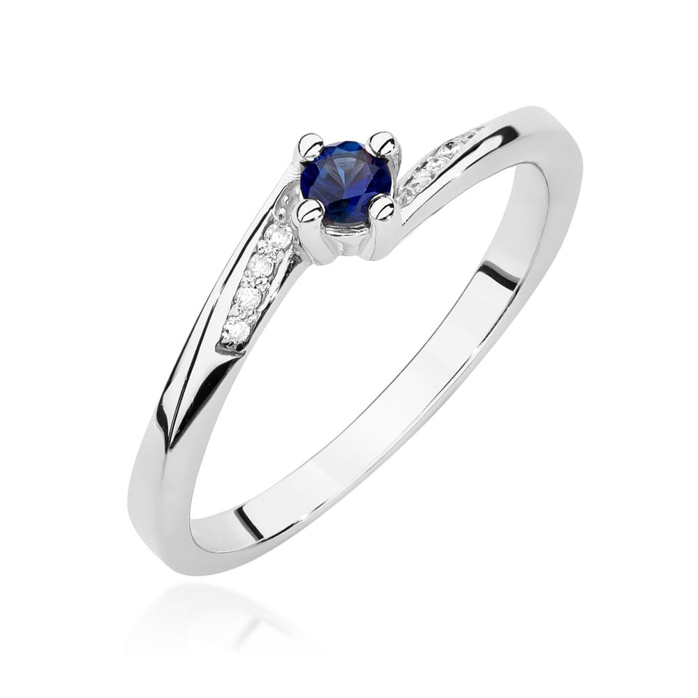 Gold Ring With Sapphire And Diamonds