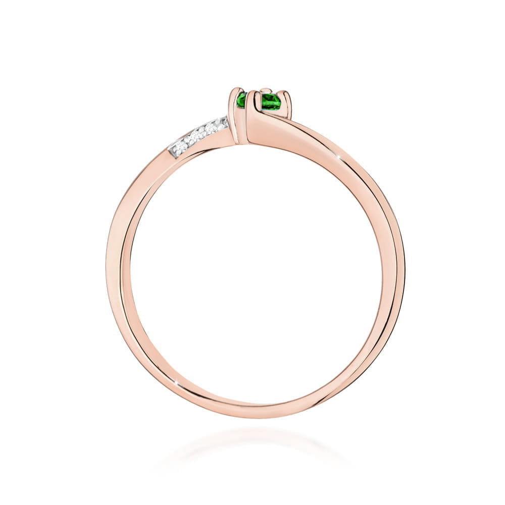 Gold Ring With Emerald And Diamonds