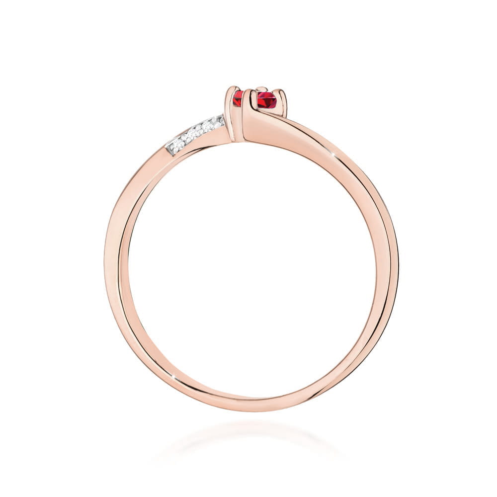 Gold Ring With Ruby And Diamonds
