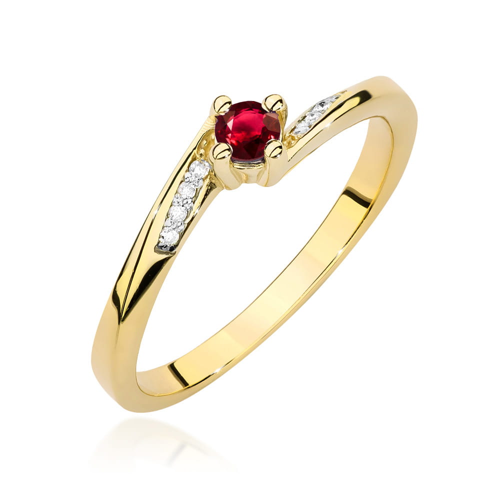 Gold Ring With Ruby And Diamonds