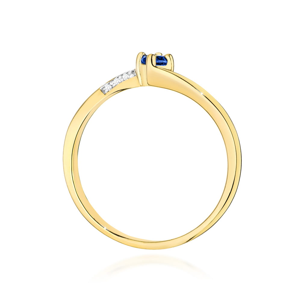 Gold Ring With Sapphire And Diamonds