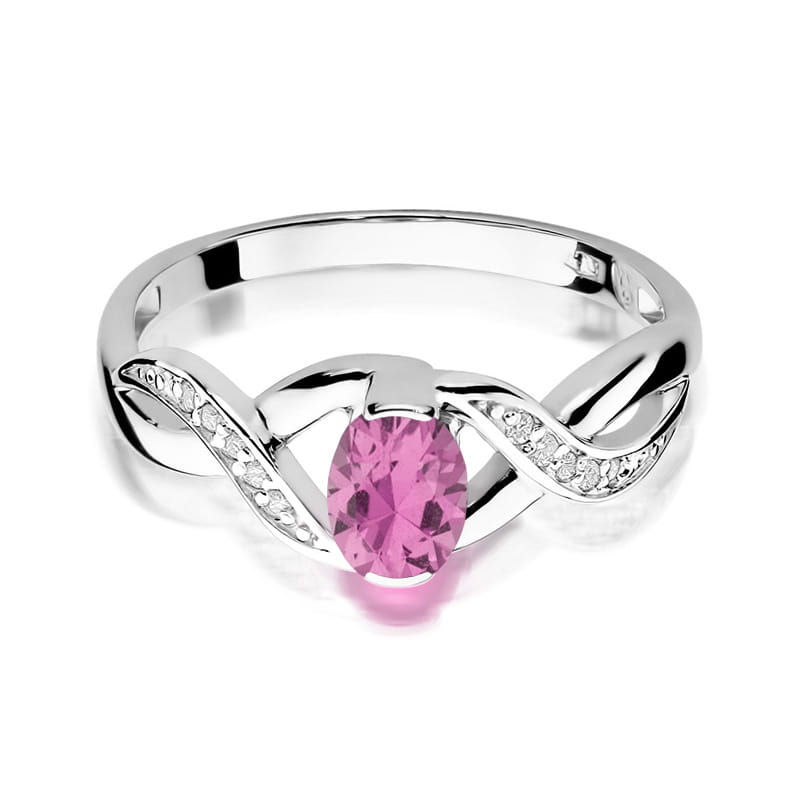 Gold Ring With Pink Sapphire And Diamonds