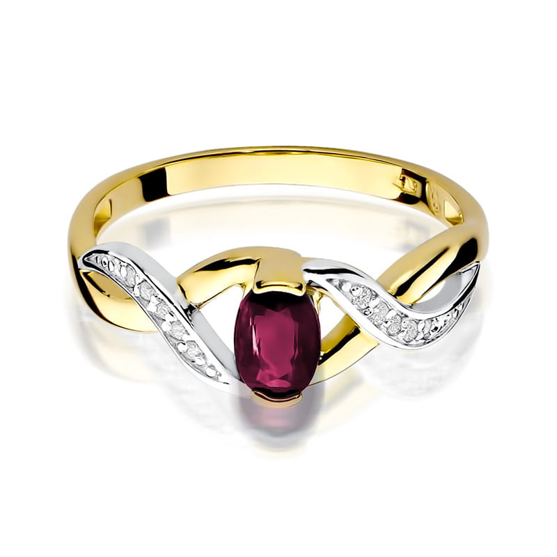 Gold Ring With Ruby And Diamonds