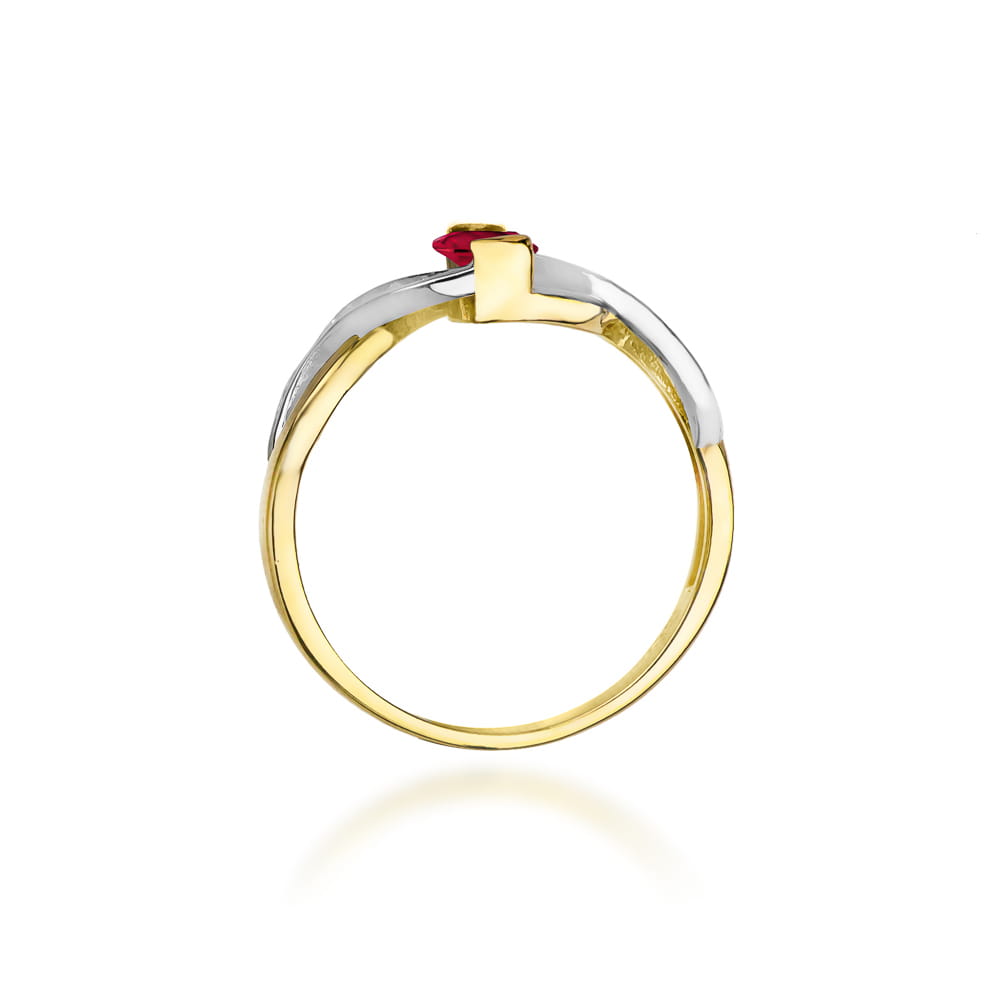 Gold Ring With Ruby And Diamonds