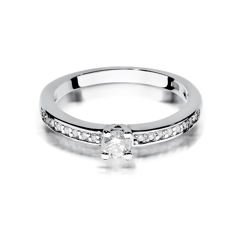 Gold Ring With Diamonds