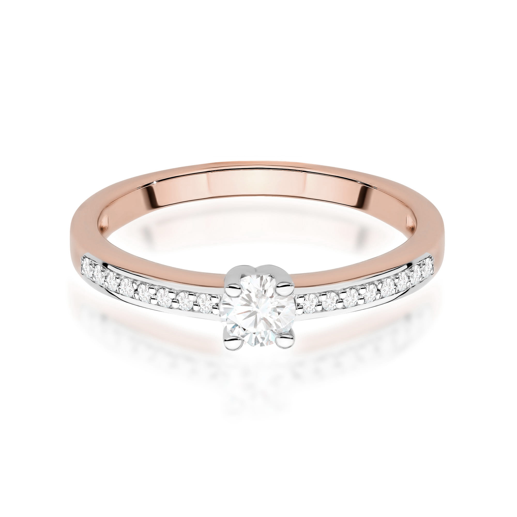 Gold Ring With Lab-Grown Diamonds