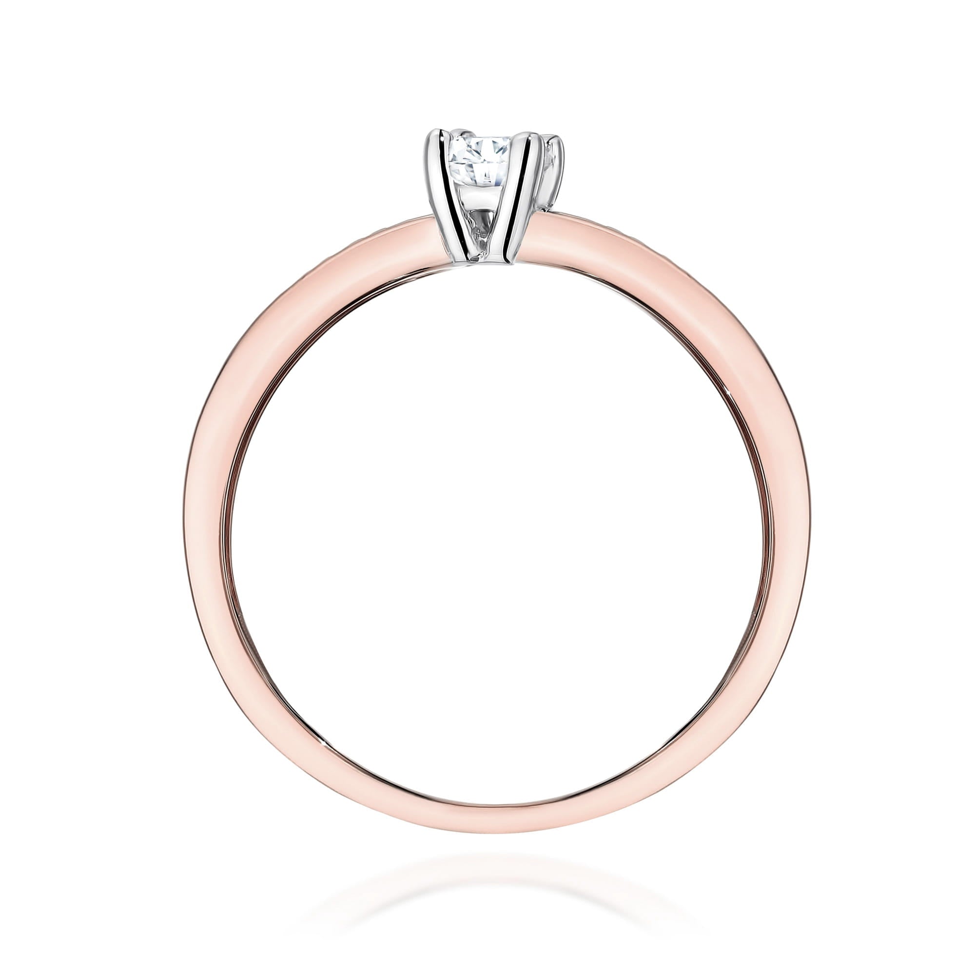 Gold Ring With Lab-Grown Diamonds