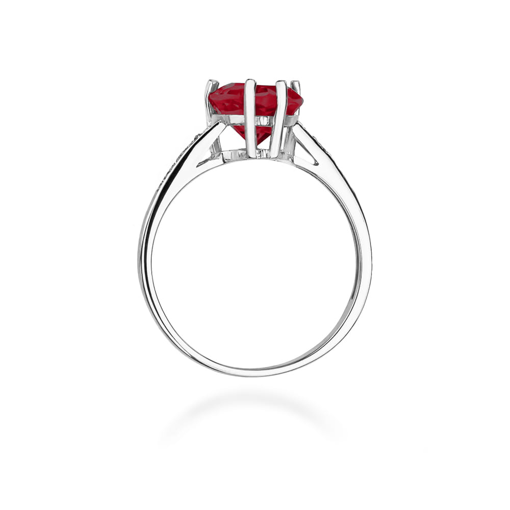 Gold Ring With Ruby And Diamonds