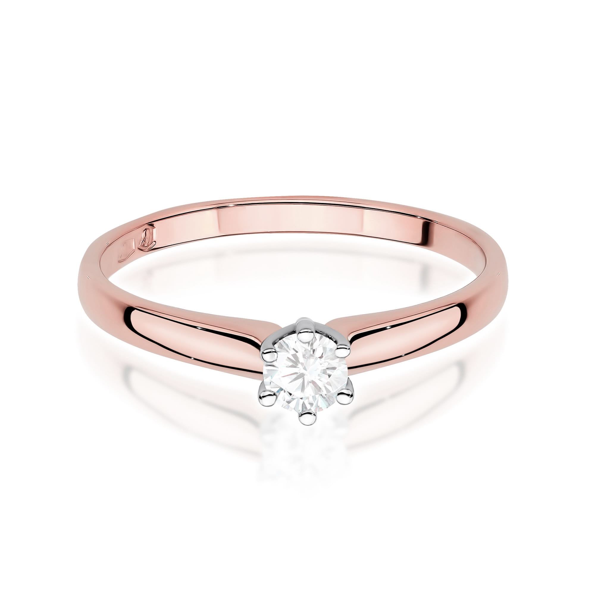 Gold Ring With Lab-Grown Diamond