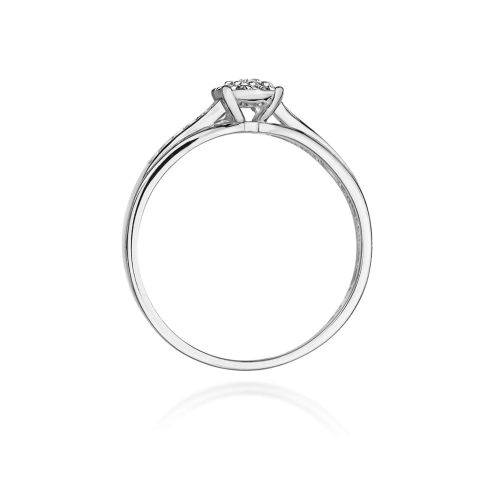Gold Ring With Diamonds