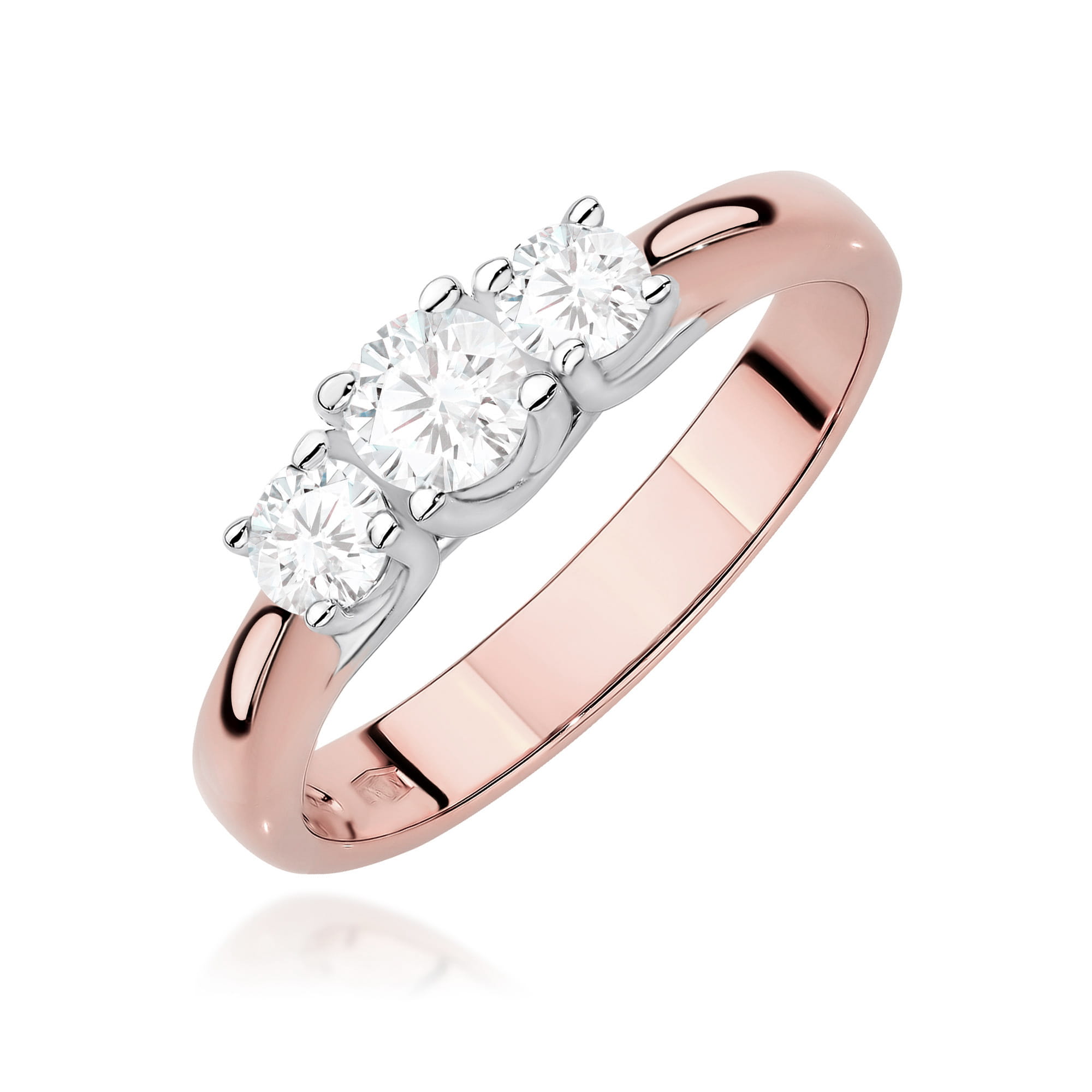 Gold Ring With Lab-Grown Diamonds