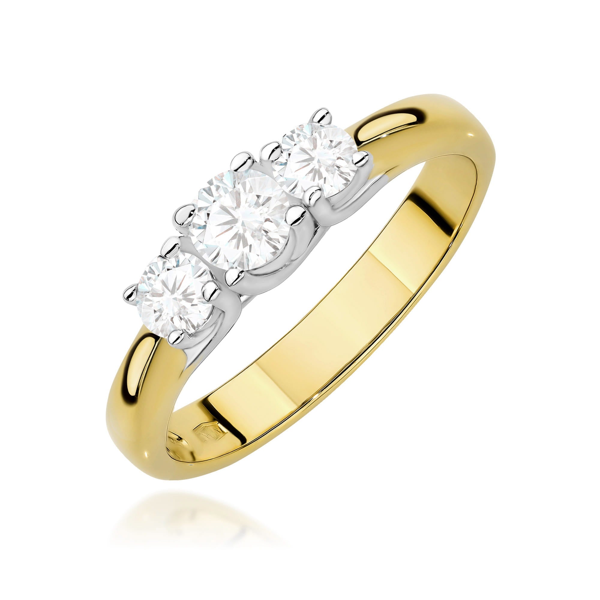 Gold Ring With Lab-Grown Diamonds