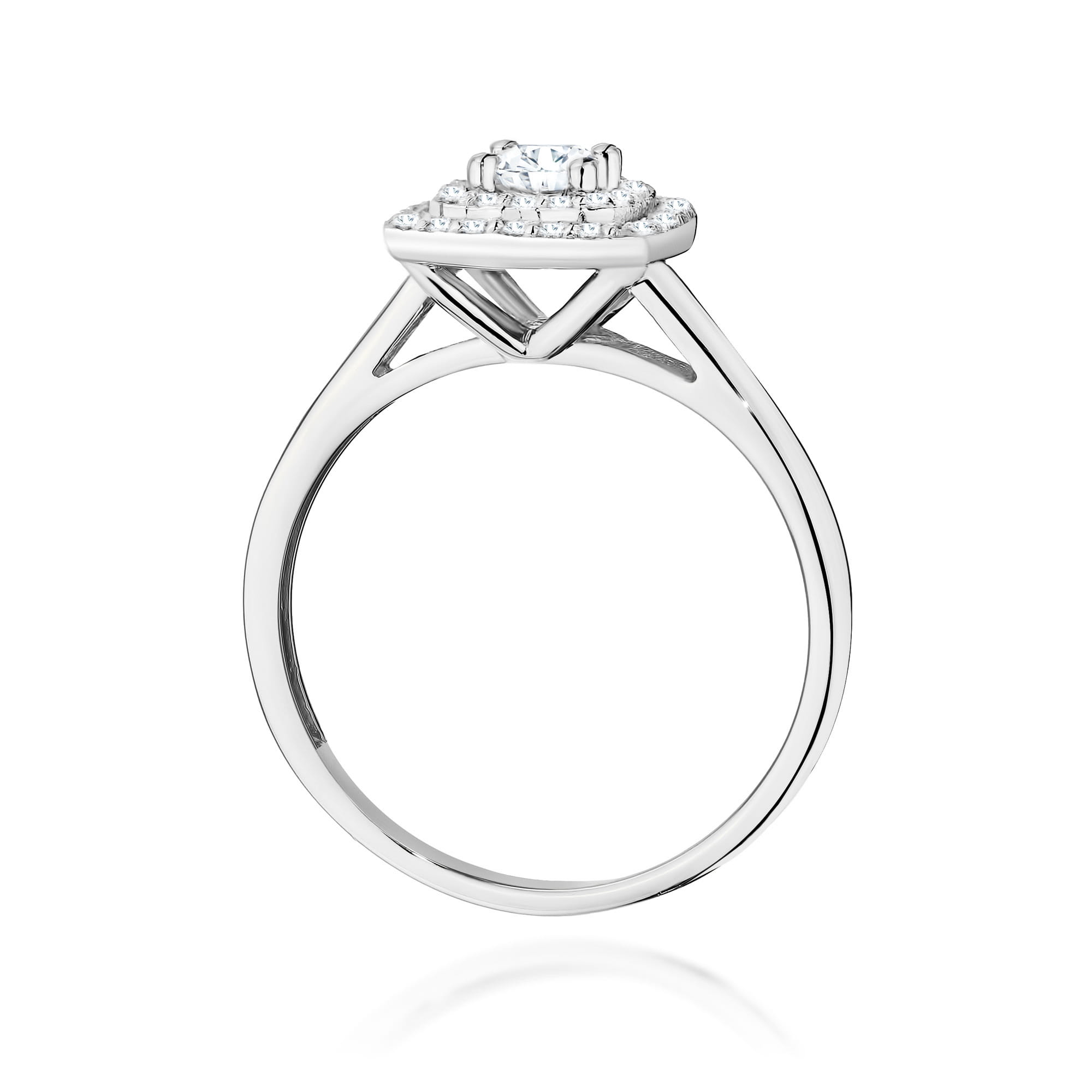 Gold Ring With Lab-Grown Diamonds
