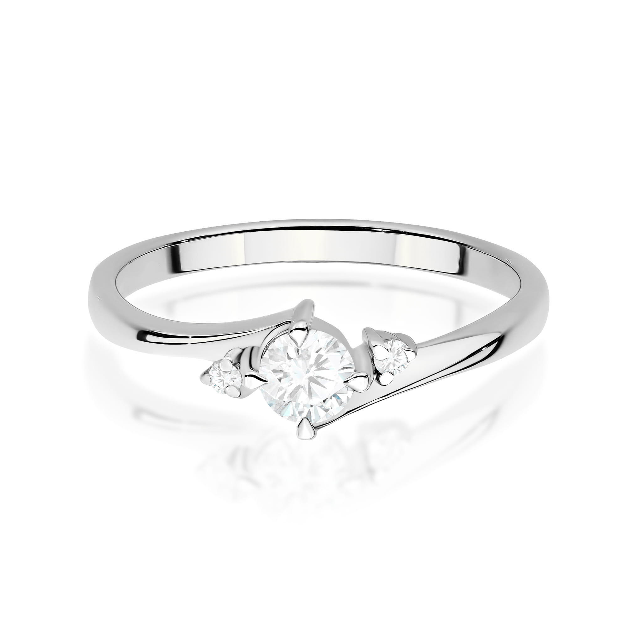 Gold Ring With Lab-Grown Diamonds