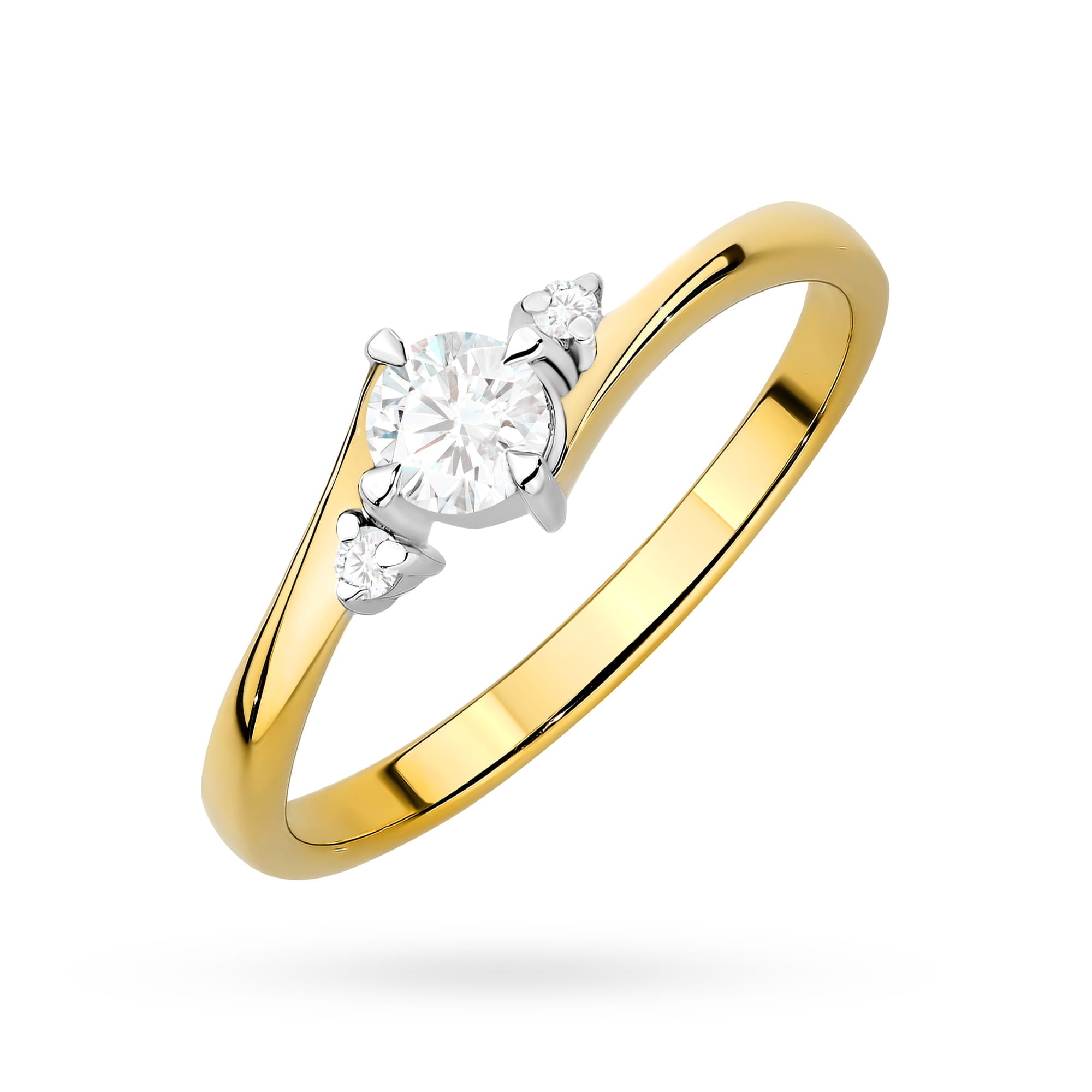 Gold Ring With Lab-Grown Diamonds