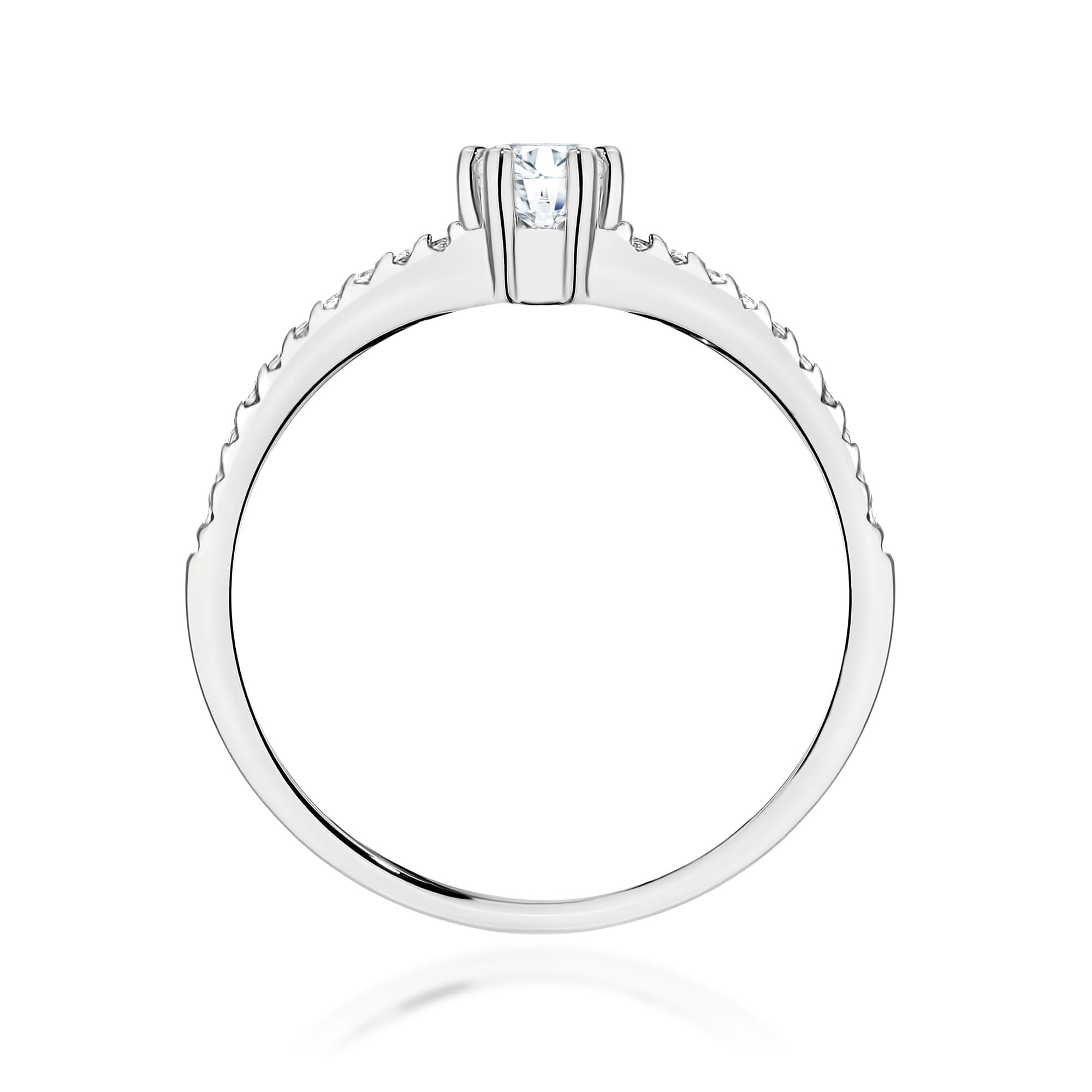 Gold Ring With Lab-Grown Diamonds