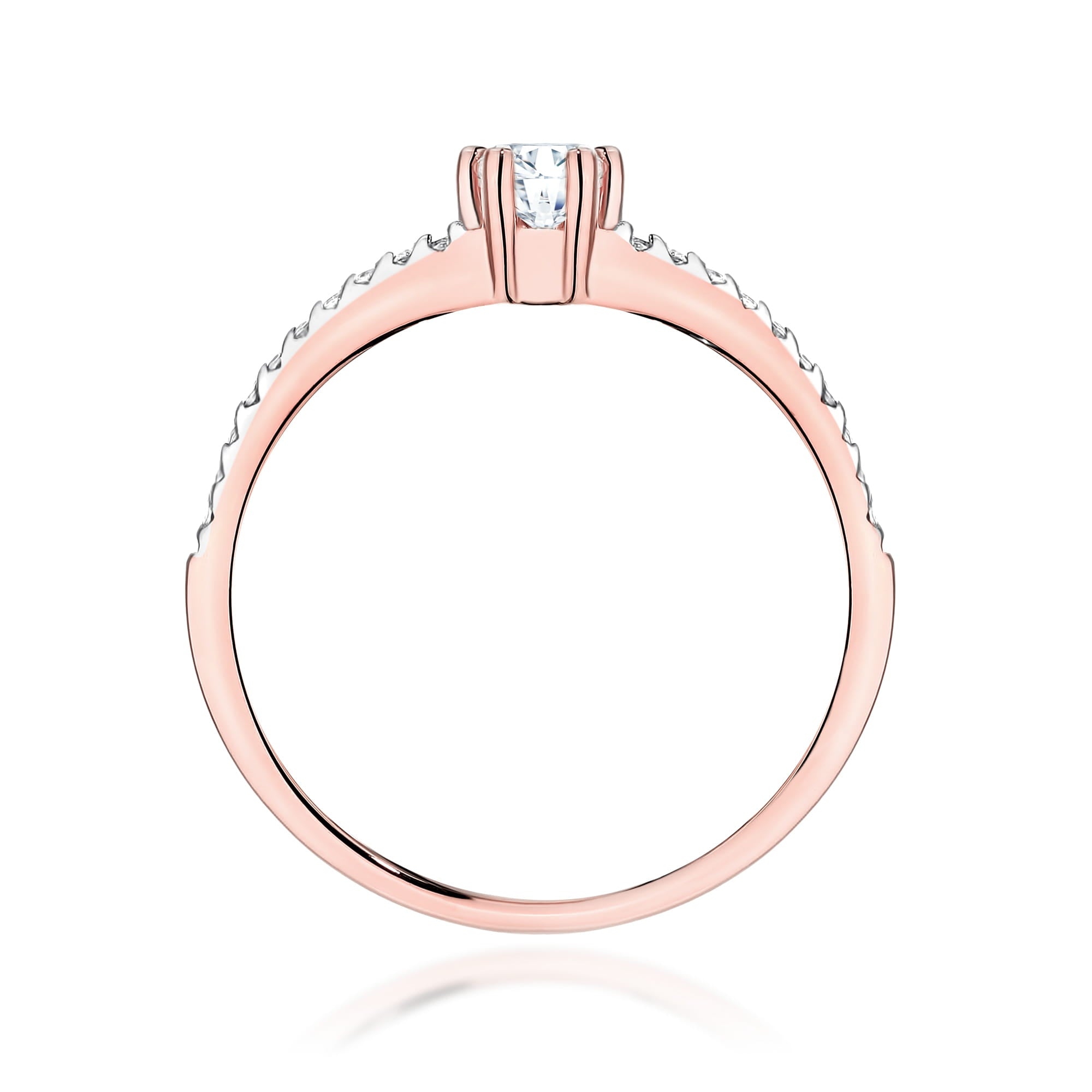 Gold Ring With Lab-Grown Diamonds