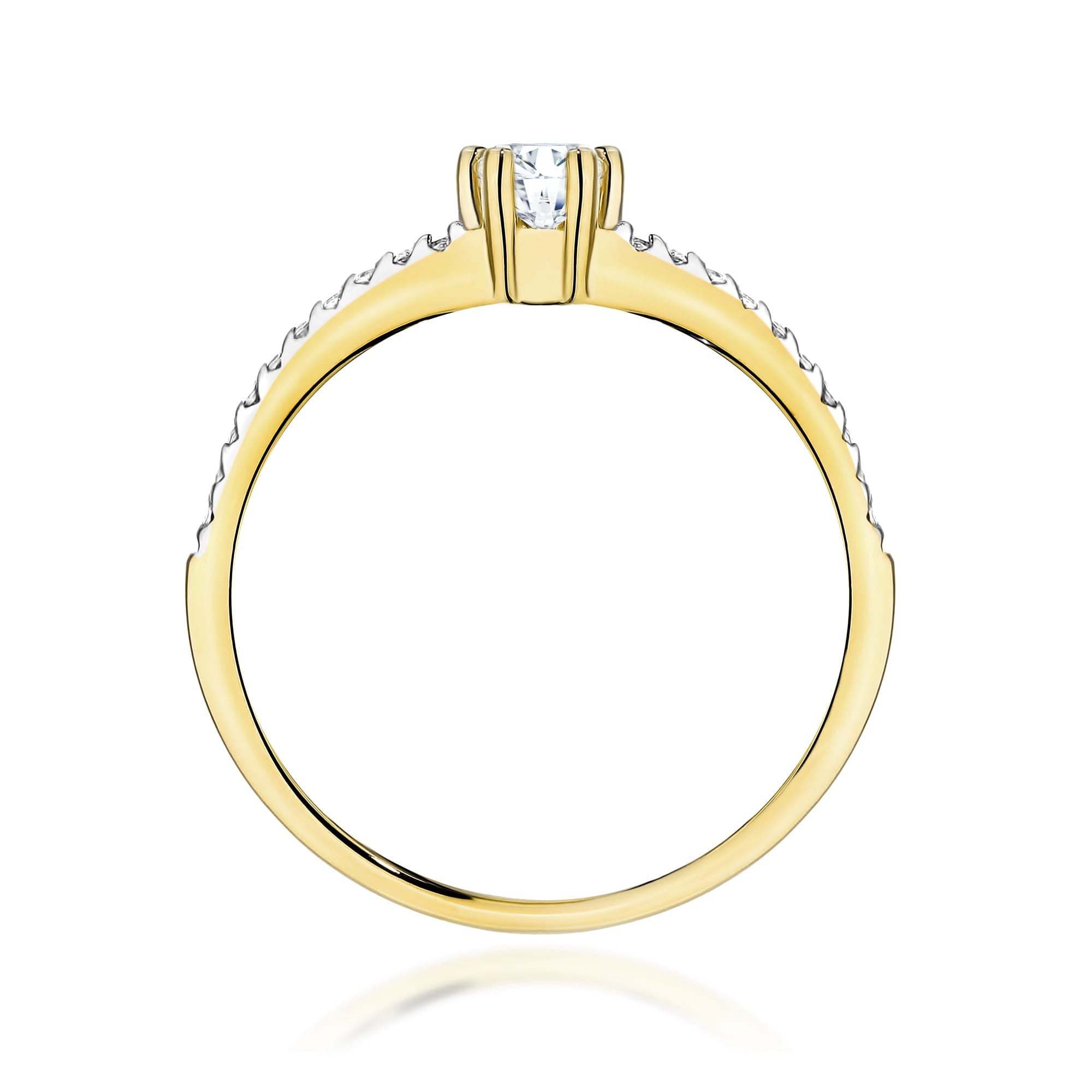 Gold Ring With Lab-Grown Diamonds