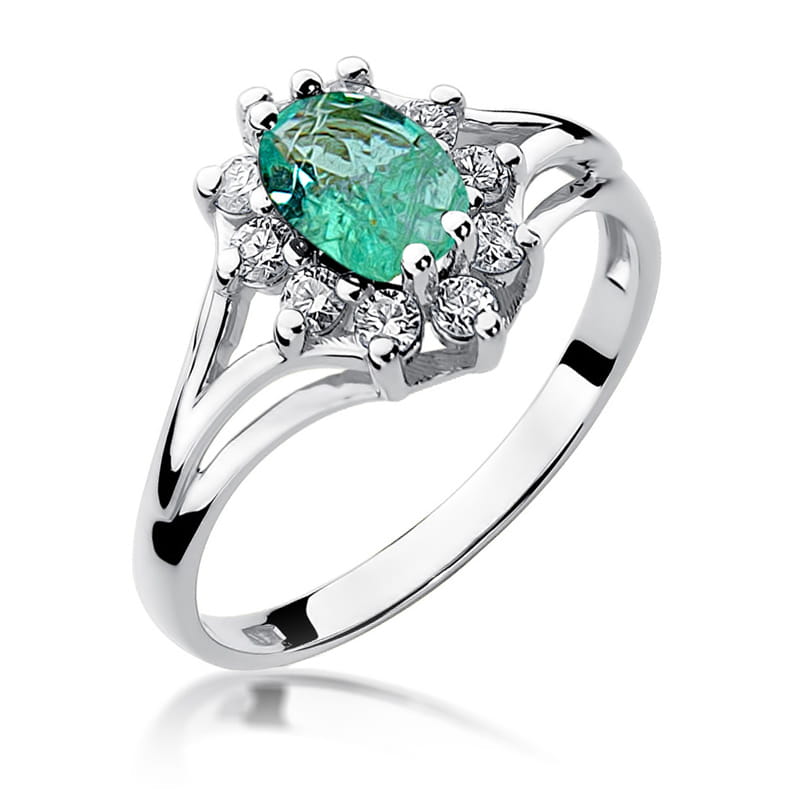 Gold Ring With Emerald And Diamonds