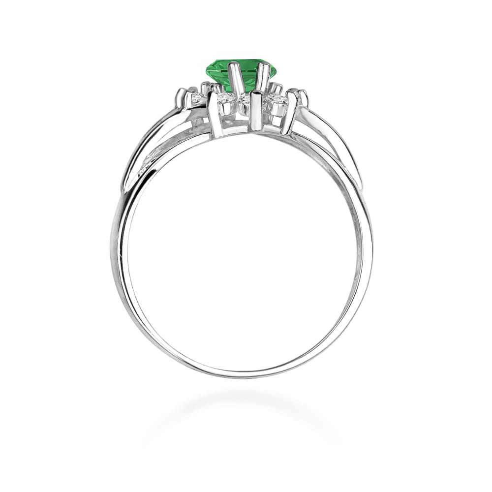 Gold Ring With Emerald And Diamonds