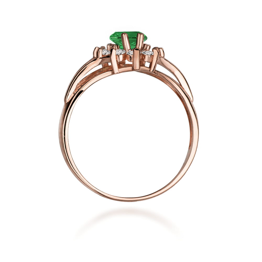 Gold Ring With Emerald And Diamonds