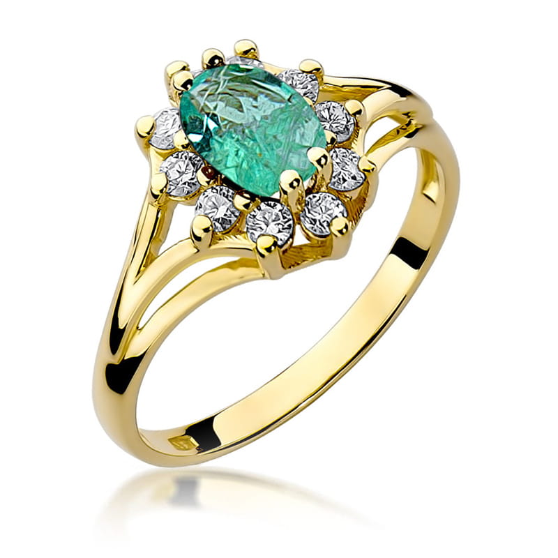Gold Ring With Emerald And Diamonds