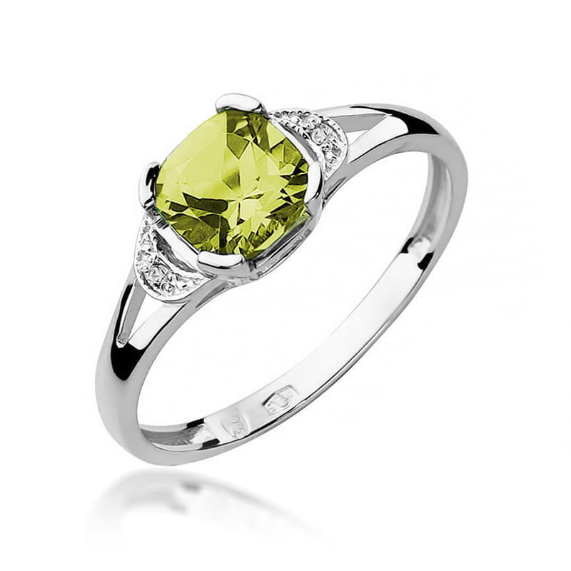 Gold Ring With Peridot And Diamonds