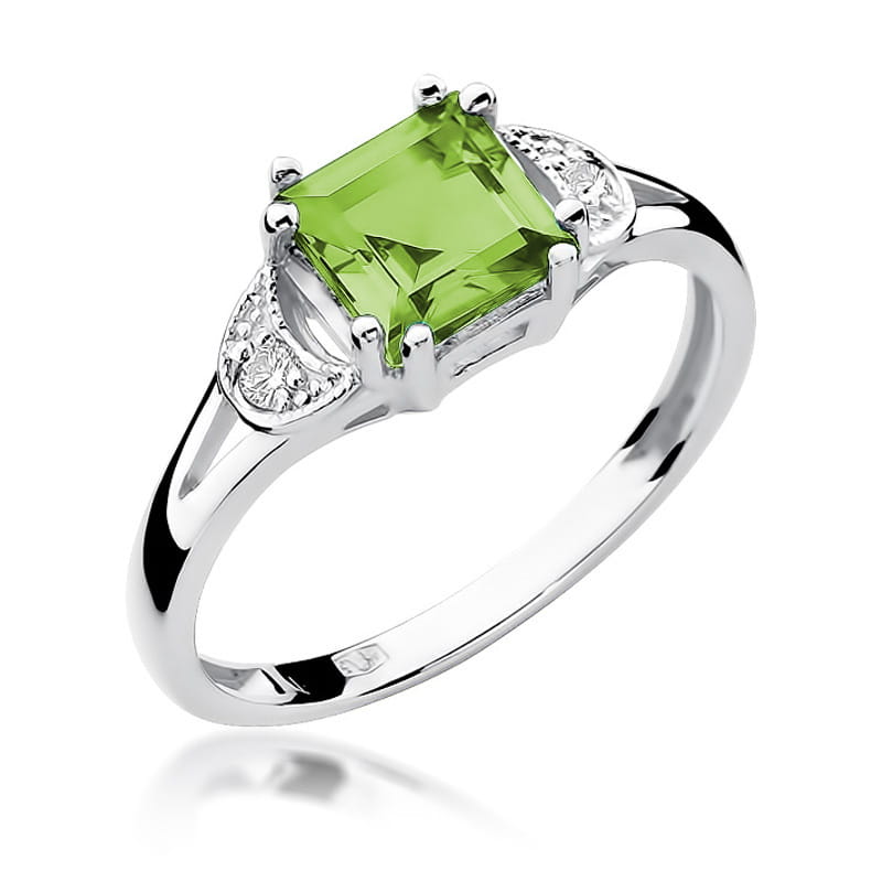 Gold Ring With Peridot And Diamonds