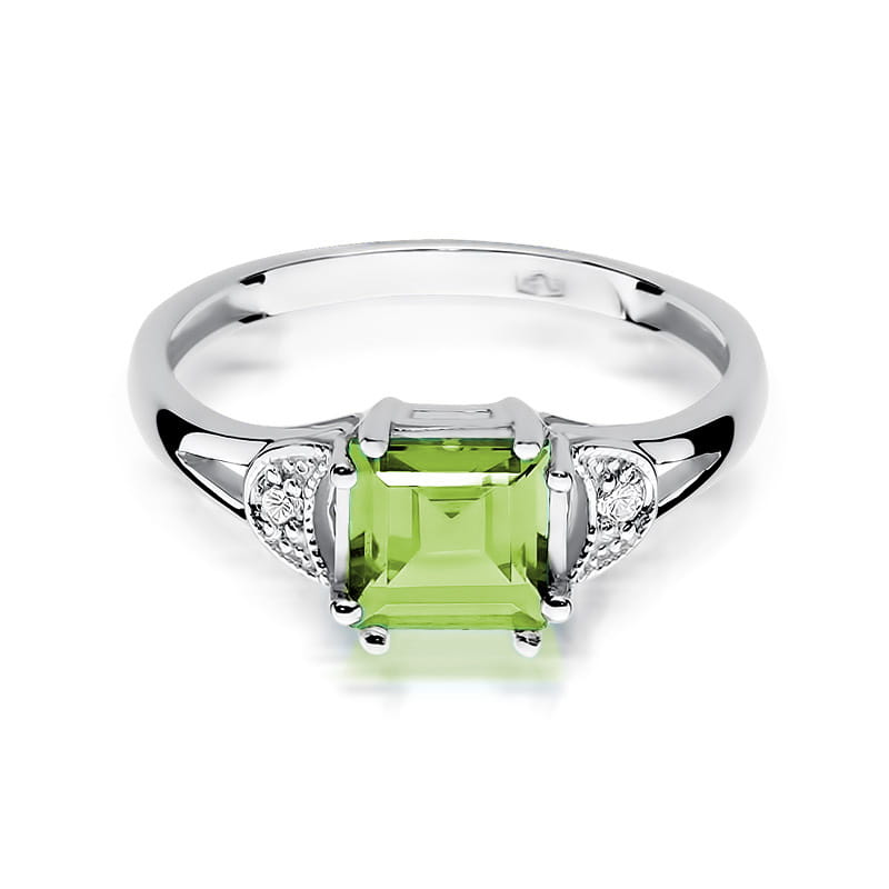 Gold Ring With Peridot And Diamonds