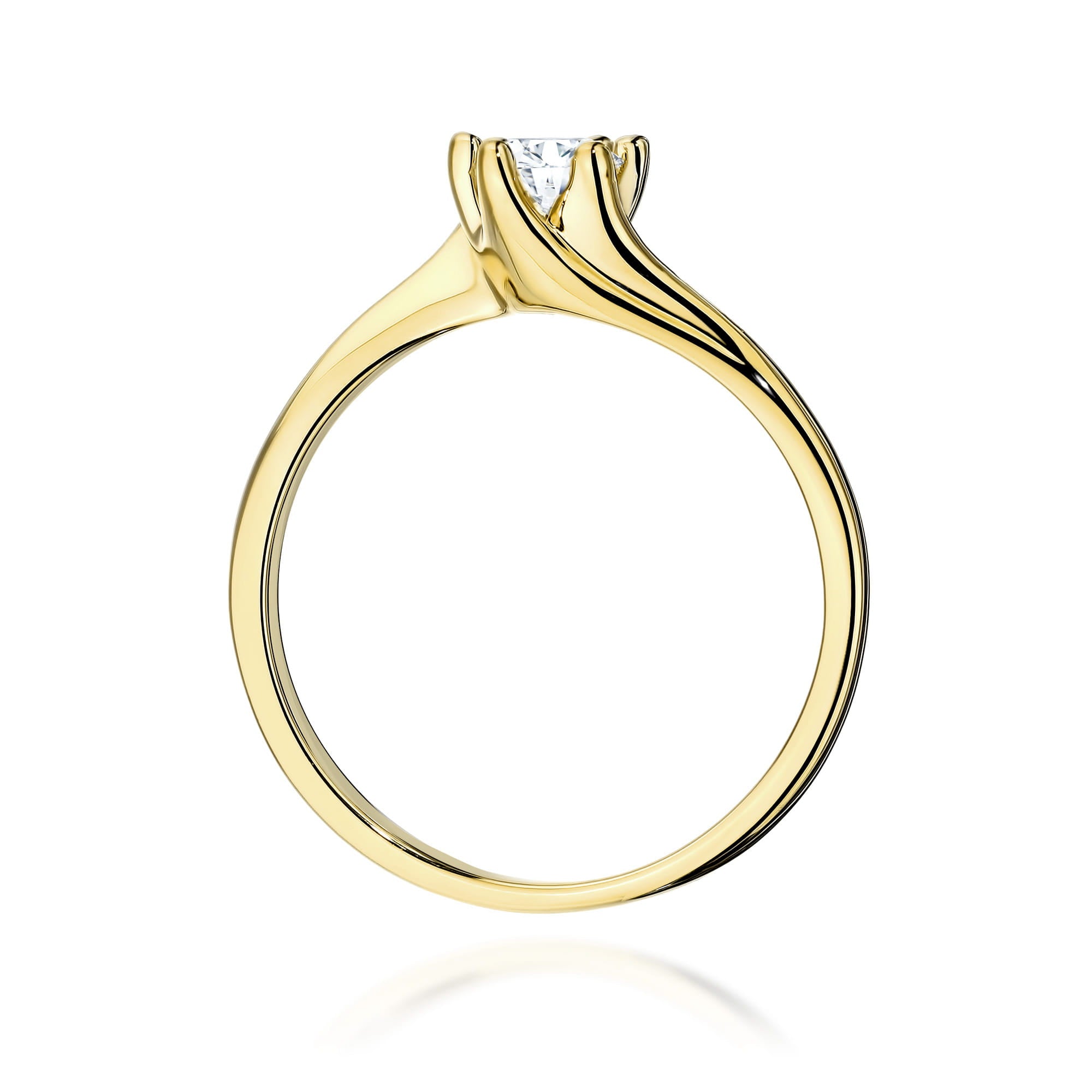 Gold Ring With Lab-Grown Diamond