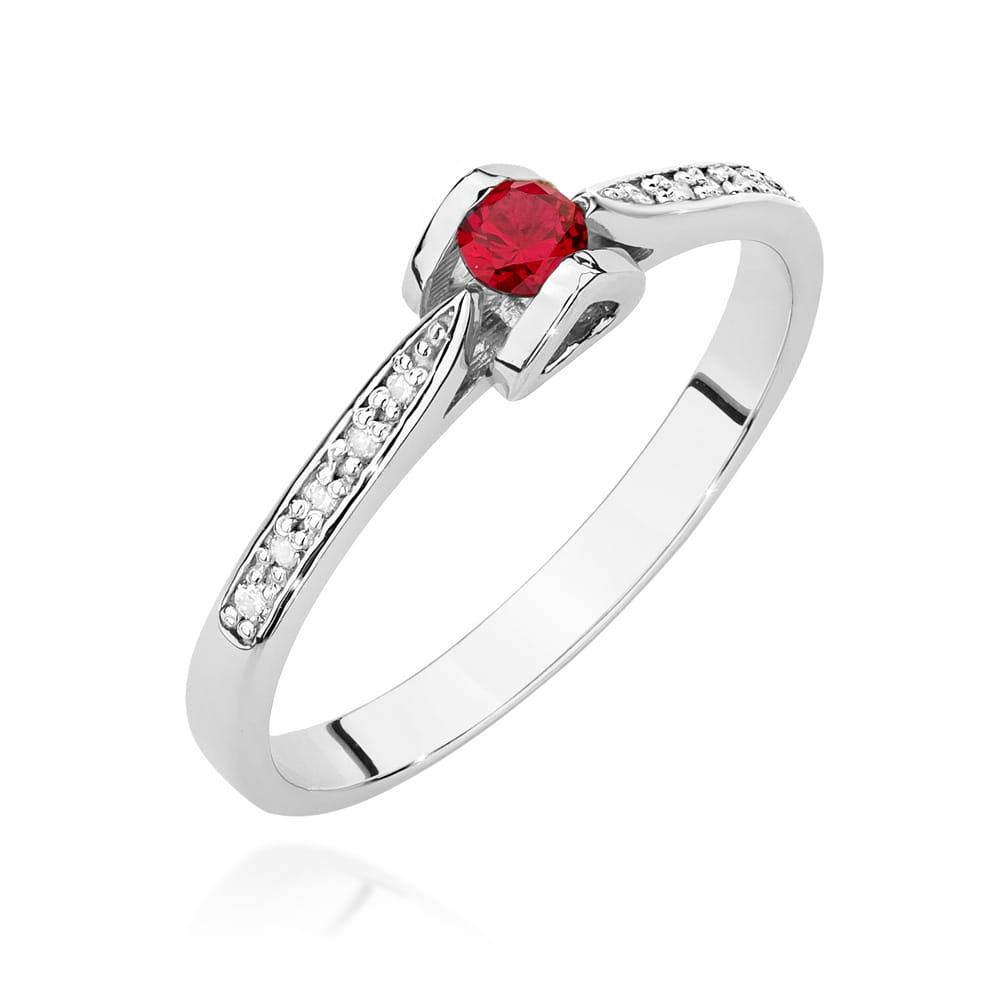 Gold Ring With Ruby And Diamonds