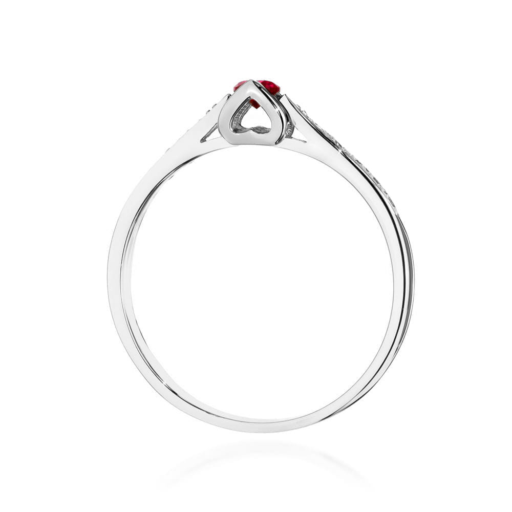 Gold Ring With Ruby And Diamonds