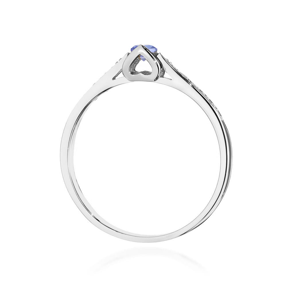 Gold Ring With Tanzanite And Diamonds