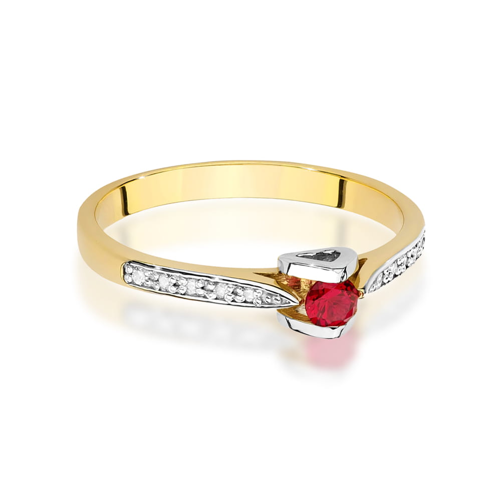 Gold Ring With Ruby And Diamonds