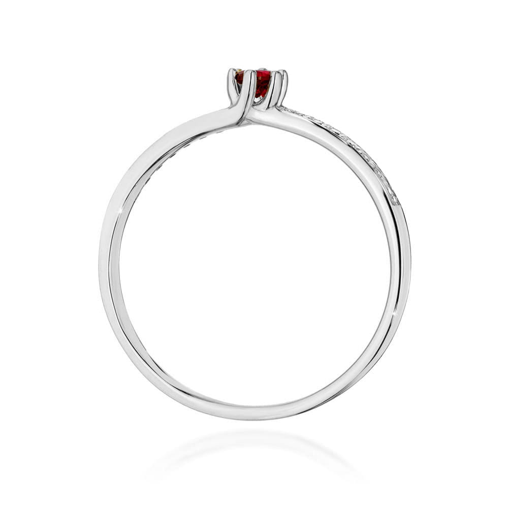 Gold Ring With Ruby And Diamonds