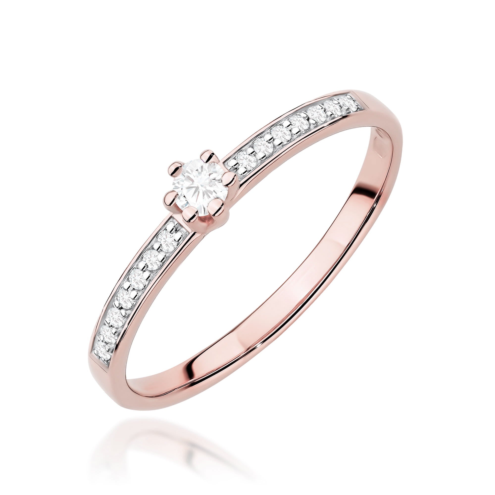 Gold Ring With Lab-Grown Diamonds