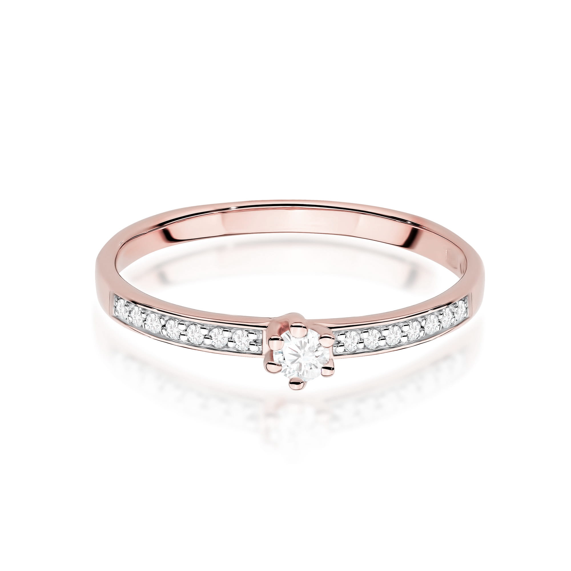 Gold Ring With Lab-Grown Diamonds