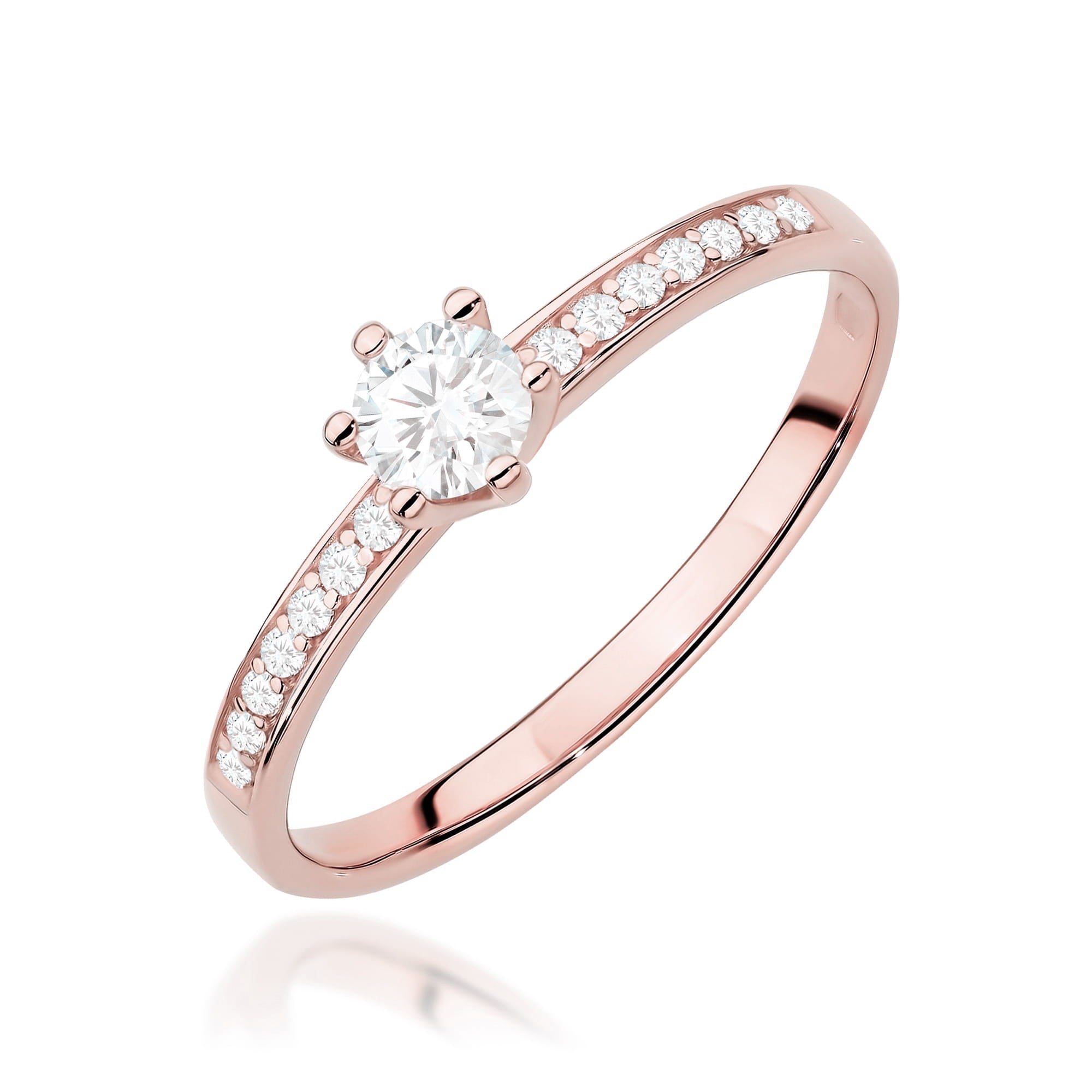 Gold Ring With Lab-Grown Diamonds