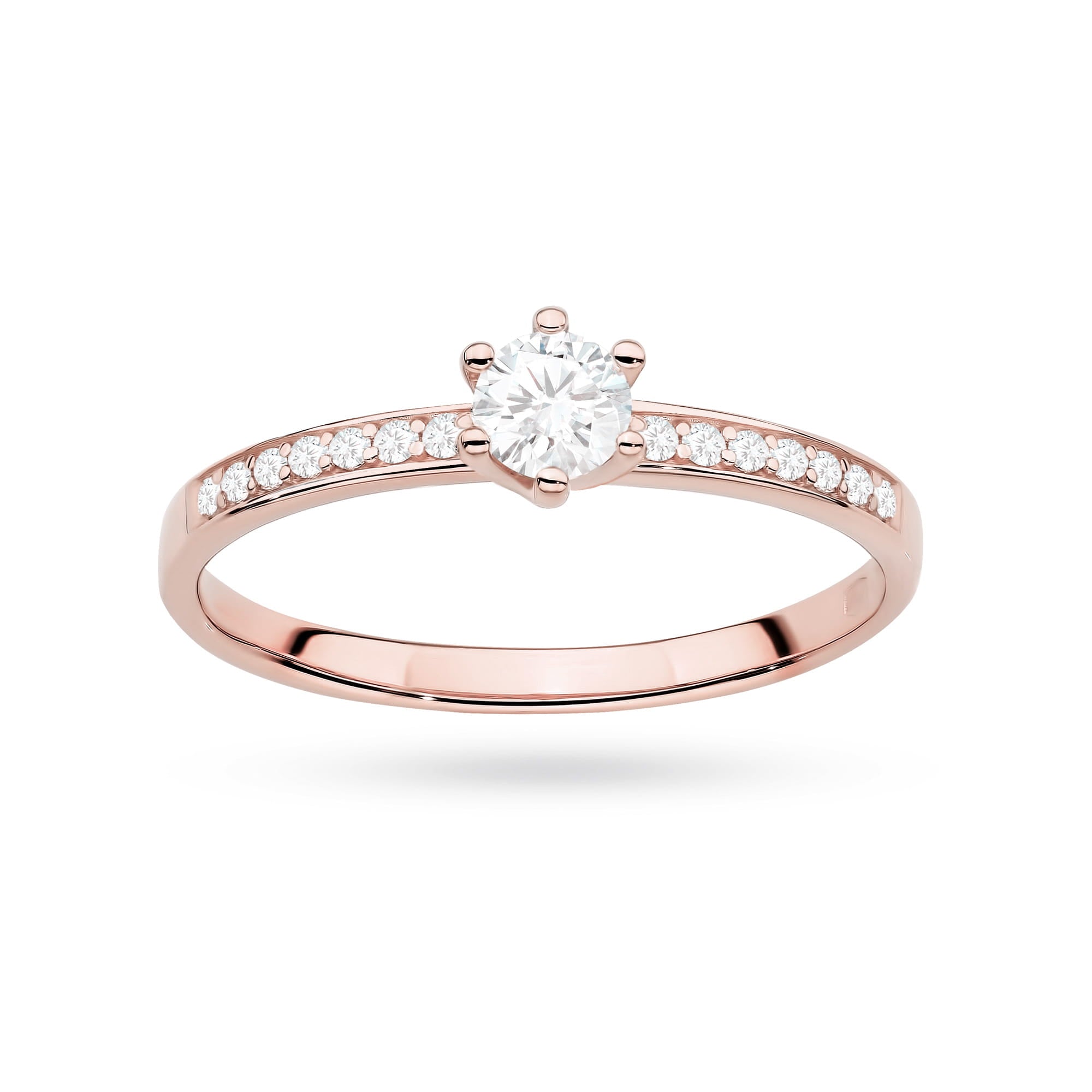 Gold Ring With Lab-Grown Diamonds