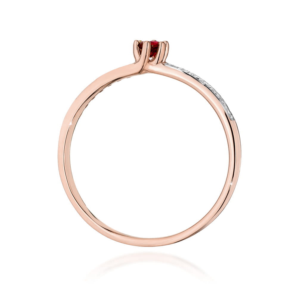 Gold Ring With Ruby And Diamonds