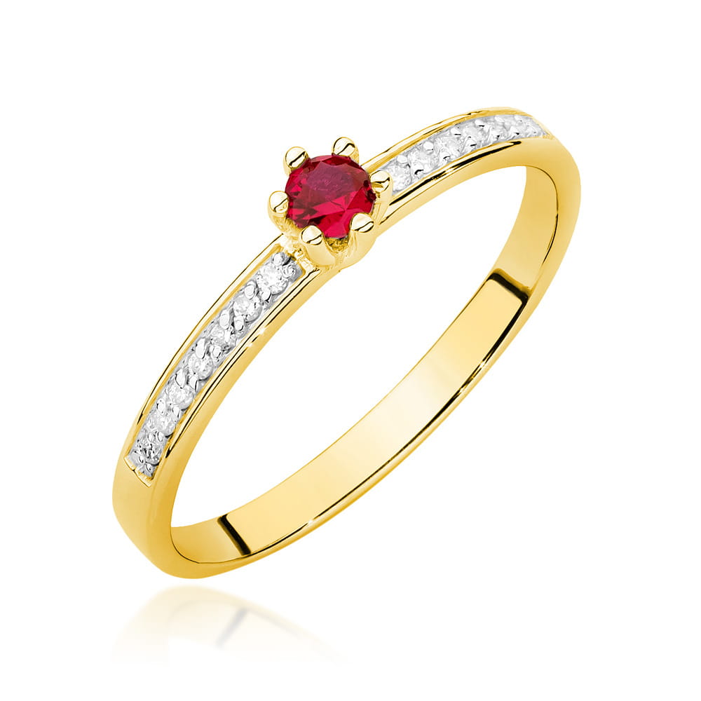 Gold Ring With Ruby And Diamonds