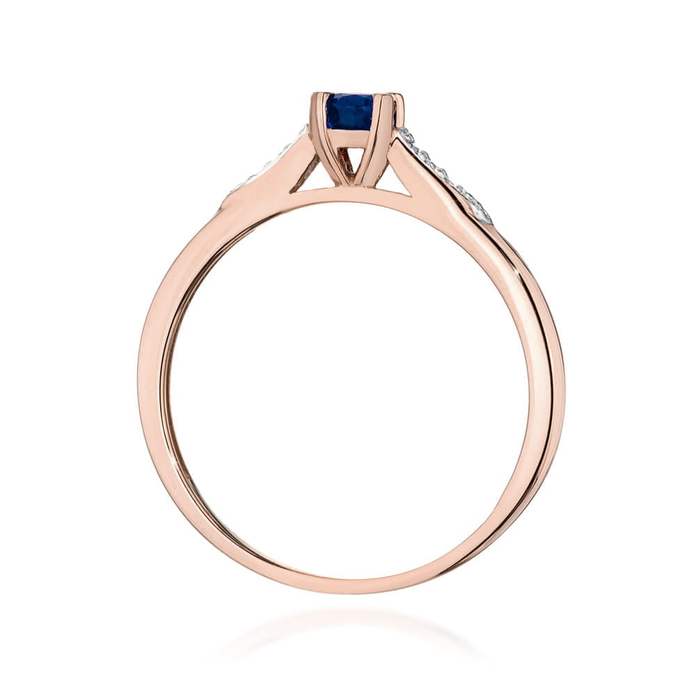 Gold Ring With Sapphire And Diamonds