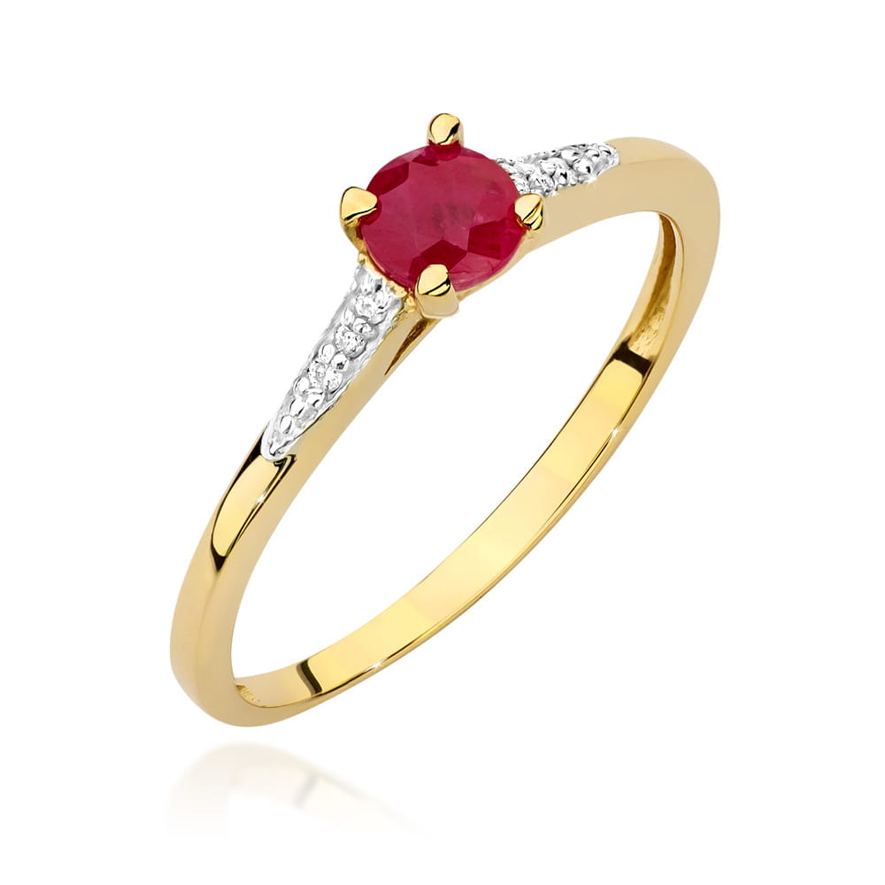 Gold Ring With Ruby And Diamonds