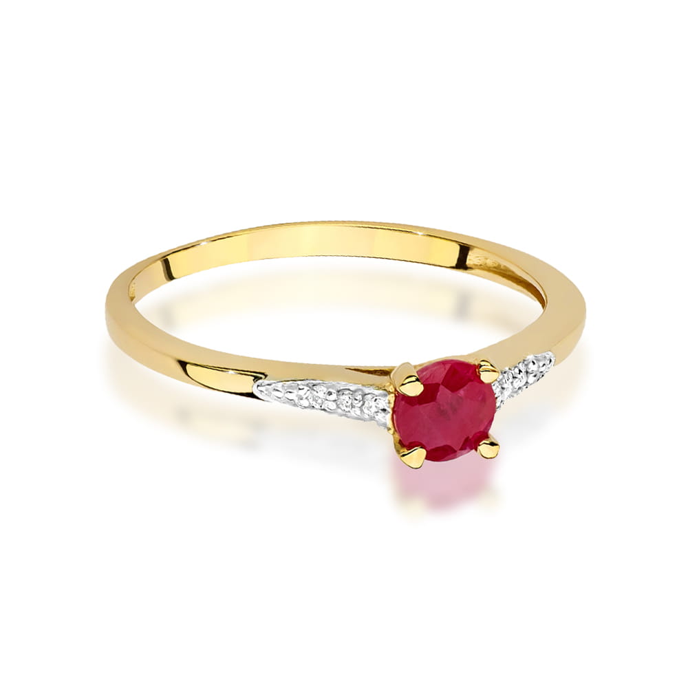 Gold Ring With Ruby And Diamonds