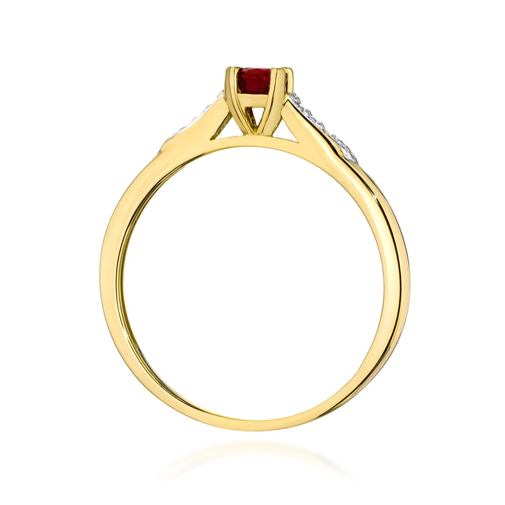 Gold Ring With Ruby And Diamonds