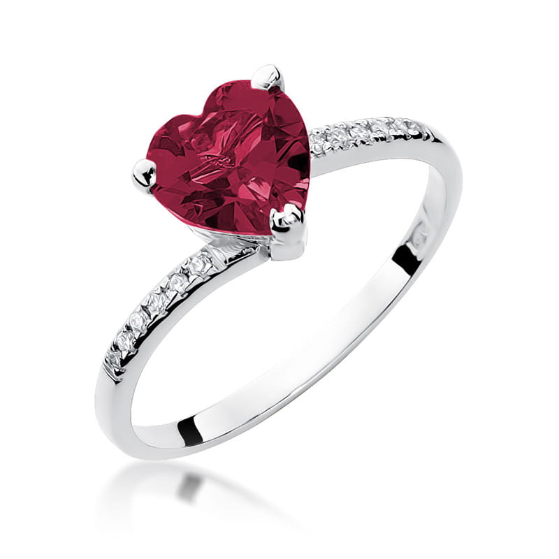 Gold Ring With Ruby And Diamonds